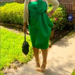 Kelly green show stopping sleeveless dress